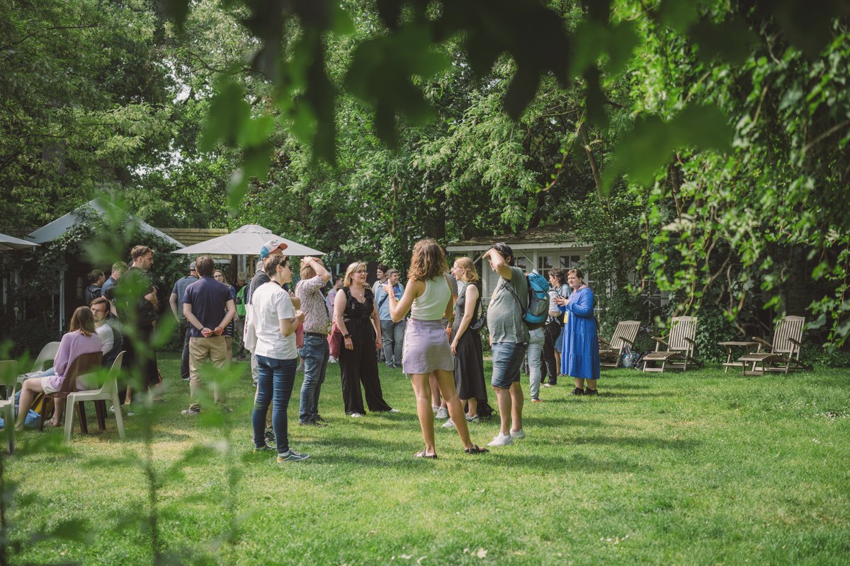 D64eV's tweet photo. Viele bekannte, aber auch viele neue Gesichter heute Morgen bei unserem D64-Meetup auf der #republica23. Wir sind immer wieder baff darüber, wie viele Branchen-Expert:innen aus den verschiedensten Bereichen bei uns Mitglied sind und freuen uns, wenn diese sich vernetzen. #rp23 https://t.co/jaseuyzK9M