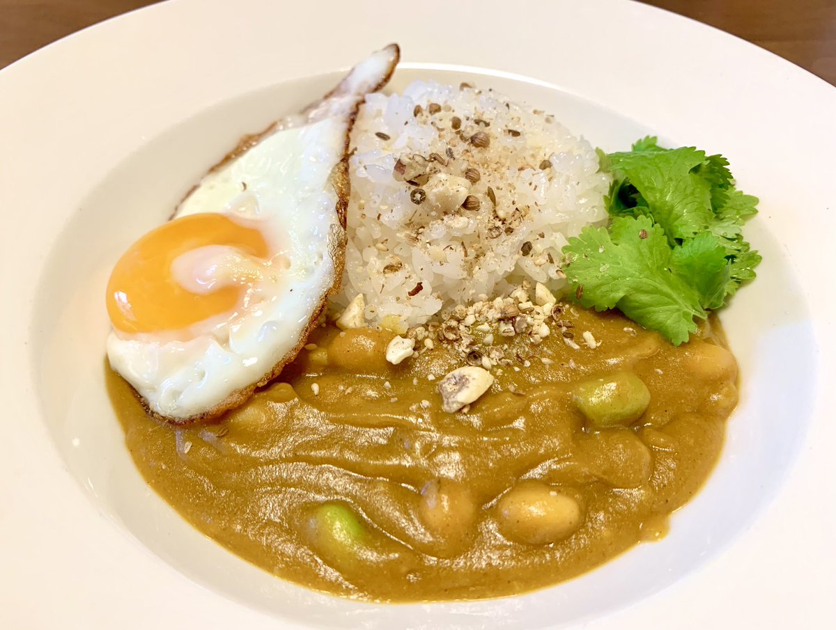 🥄今日の一品、豆カレーSoy bean curry.