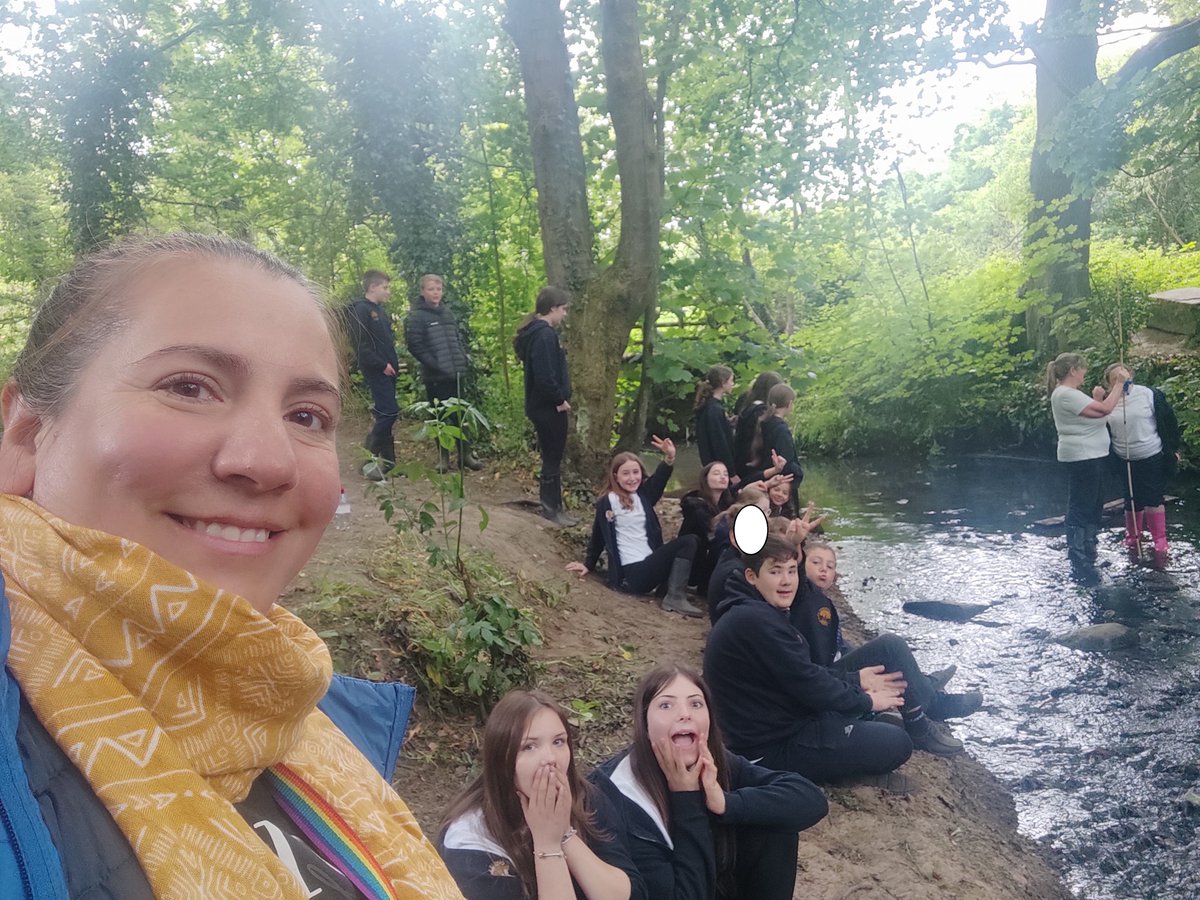 MaharishiSchool's tweet photo. 💛 Yesterday Year 7 went on a Geography Field trip with Ms Ingram, Ms O'Neil and Miss Franco. They learned about measurements, gradients and meanders by the river. 👏
#geography
#fieldtrip
#outsideclassroom https://t.co/rG1mbJSgXd