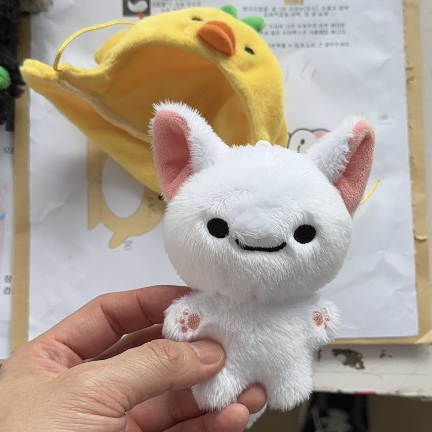DCKSYgallery's tweet photo. 📢10cm 북극여우 인형 1차 샘플

뺑알 망토까지 샘플 제작 완료되어 1차 수정 들어갈 예정입니다☺️

자세한 사항은 아래 링크에서 확인해주세요⬇️
🔗https://t.co/7m8yfloqN1

#강승윤 #KANGSEUNGYOON #승윤 #Seungyoon #위너 #WINNER https://t.co/dXkq6hzR19