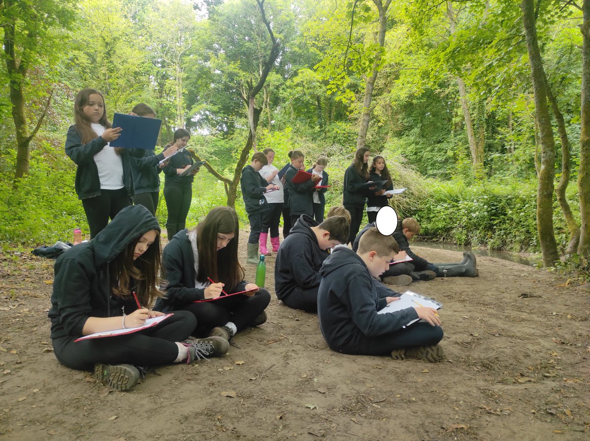 MaharishiSchool's tweet photo. 💛 Yesterday Year 7 went on a Geography Field trip with Ms Ingram, Ms O'Neil and Miss Franco. They learned about measurements, gradients and meanders by the river. 👏
#geography
#fieldtrip
#outsideclassroom https://t.co/rG1mbJSgXd