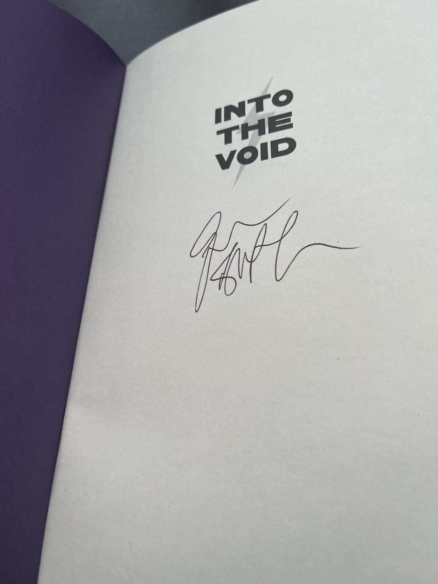 Looking forward to reading Geezer Butler’s new book - ‘Into the Void’ out this week - signed copy just received in the post <a href="/geezerbutler/">Geezer Butler</a> <a href="/homeofmetaluk/">Home Of Metal</a> <a href="/BlackSabbath/">BlackSabbath</a> <a href="/MonstersOfRock/">Monsters Of Rock®</a> @