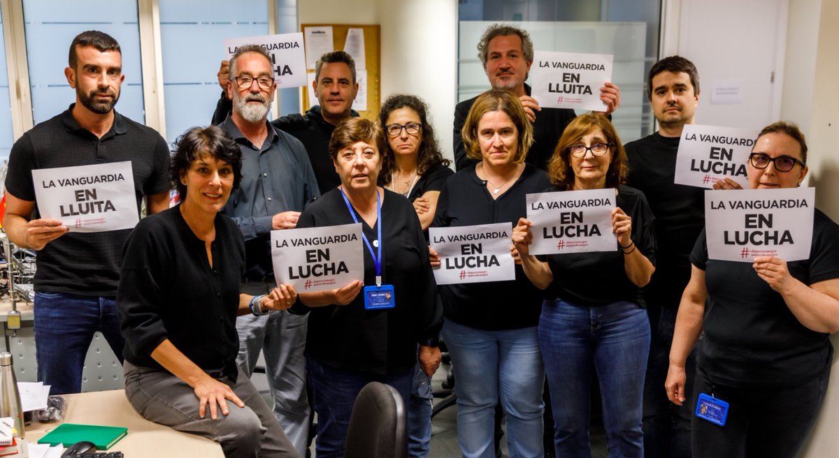 Los trabajadores de La Vanguardia nos unimos a los #MiércolesNegros y reclamamos subidas de sueldo para las categorías más bajas y una actualización salarial tras 10 años de recortes <a href="/comite_elpais/">Comité de EL PAÍS</a> <a href="/Comite_ELMUNDO/">Comité EL MUNDO</a> <a href="/ComiteABC/">Comité Empresa ABC</a> <a href="/comiterac1/">ComitèRac1</a> <a href="/ComitePradio/">Comite Prisa Radio</a> <a href="/AraComite/">Comitè ARA</a> <a href="/ComitePeriodico/">Comité de EL PERIÓDICO</a>