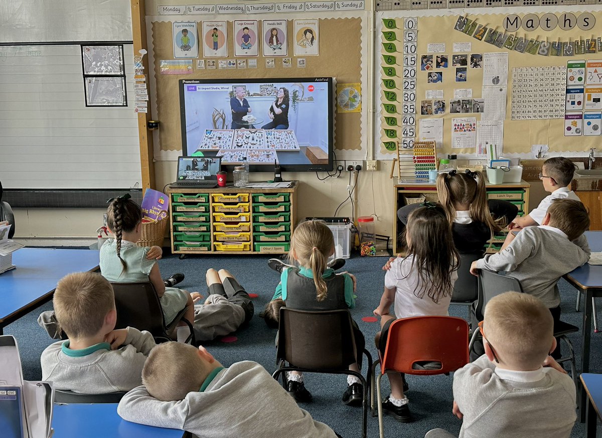 We enjoyed taking part in a live lesson this morning to improve our knowledge of minibeasts. 👍🏻🕷️🪰🦋🐝 #STEMLive #LiveLessons