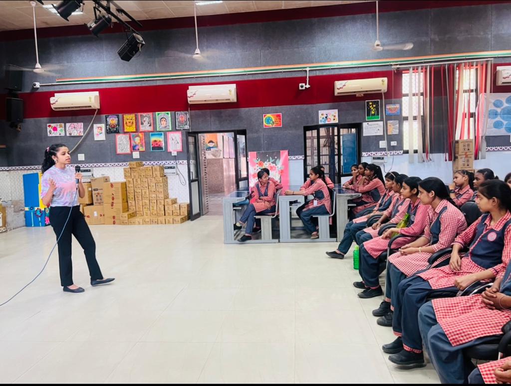 BaliRam14150546's tweet photo. Name of Volunteer Ms Ankur 
Name of Activity English spoken session 
Class-10th
No. of students - 50
Name of school - SKV POOTH KALAN DELHI  District- North West B
Hos Name-MS.DARSHANA KUMARI
Incharge, Ms Mamta Kumari 
DURCC - PARDEEP KUMAR
CRCC- B.R.Yadav https://t.co/oZTlk2Wals