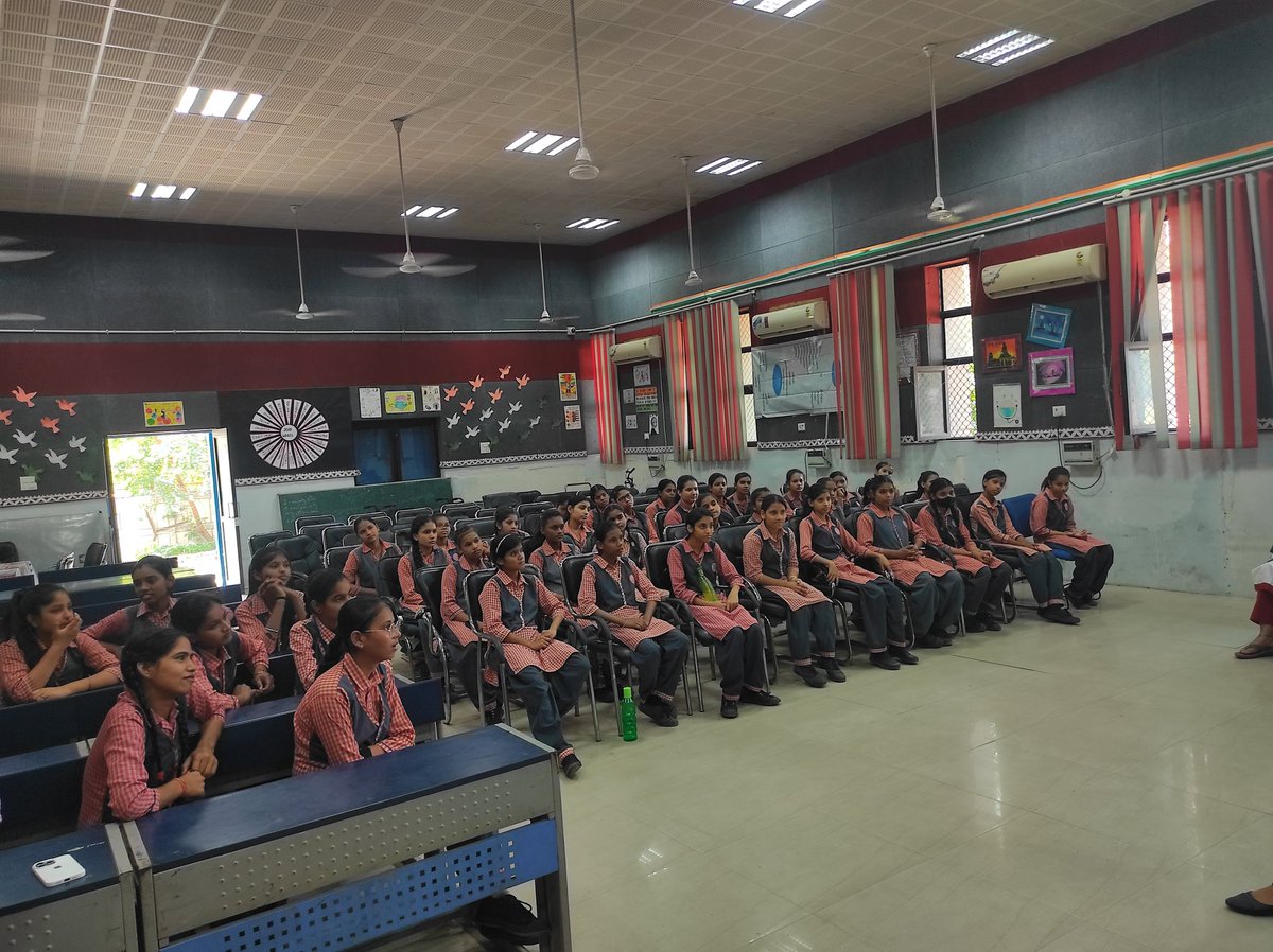 BaliRam14150546's tweet photo. Name of Volunteer Ms Ankur 
Name of Activity English spoken session 
Class-10th
No. of students - 50
Name of school - SKV POOTH KALAN DELHI  District- North West B
Hos Name-MS.DARSHANA KUMARI
Incharge, Ms Mamta Kumari 
DURCC - PARDEEP KUMAR
CRCC- B.R.Yadav https://t.co/oZTlk2Wals