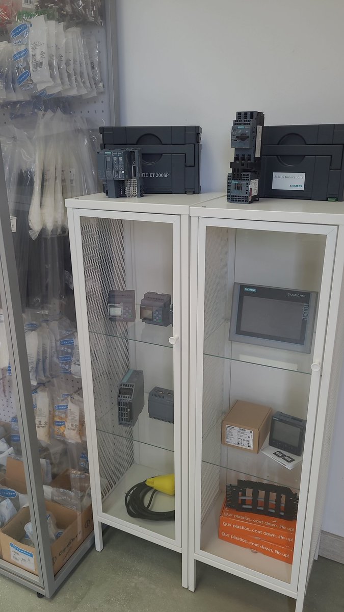 ReleProPLC's tweet image. Logo!8 de @siemens_ind es sin duda la mejor manera de iniciarse en el mundo de la automatización. Seguimos colaborando con institutos y centros de formación profesional.