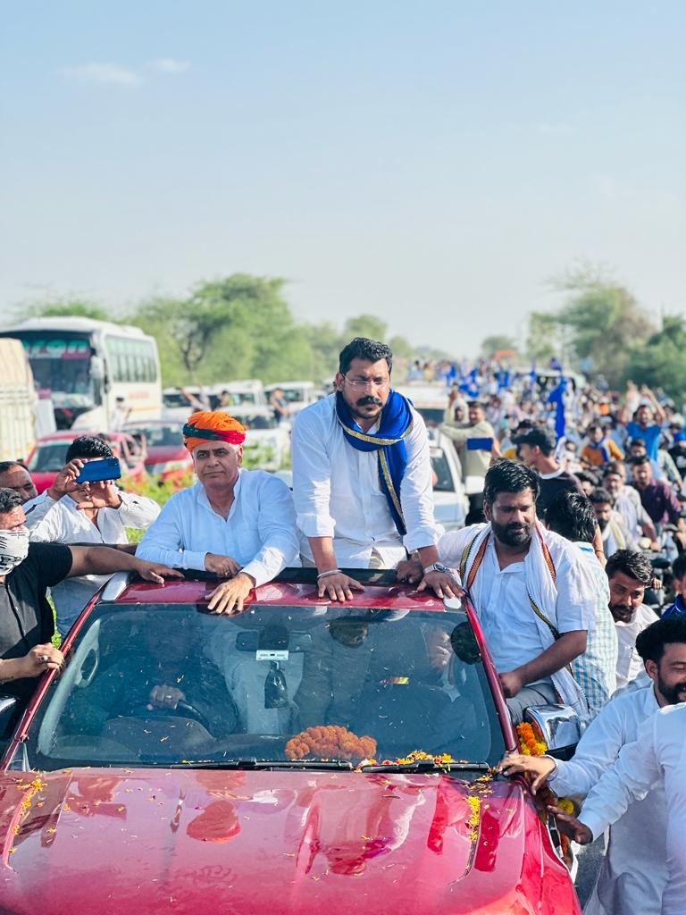 BhimArmyChief's tweet photo. किसान महापंचायत नवलगढ़, राजस्थान। https://t.co/QljPEV17e6