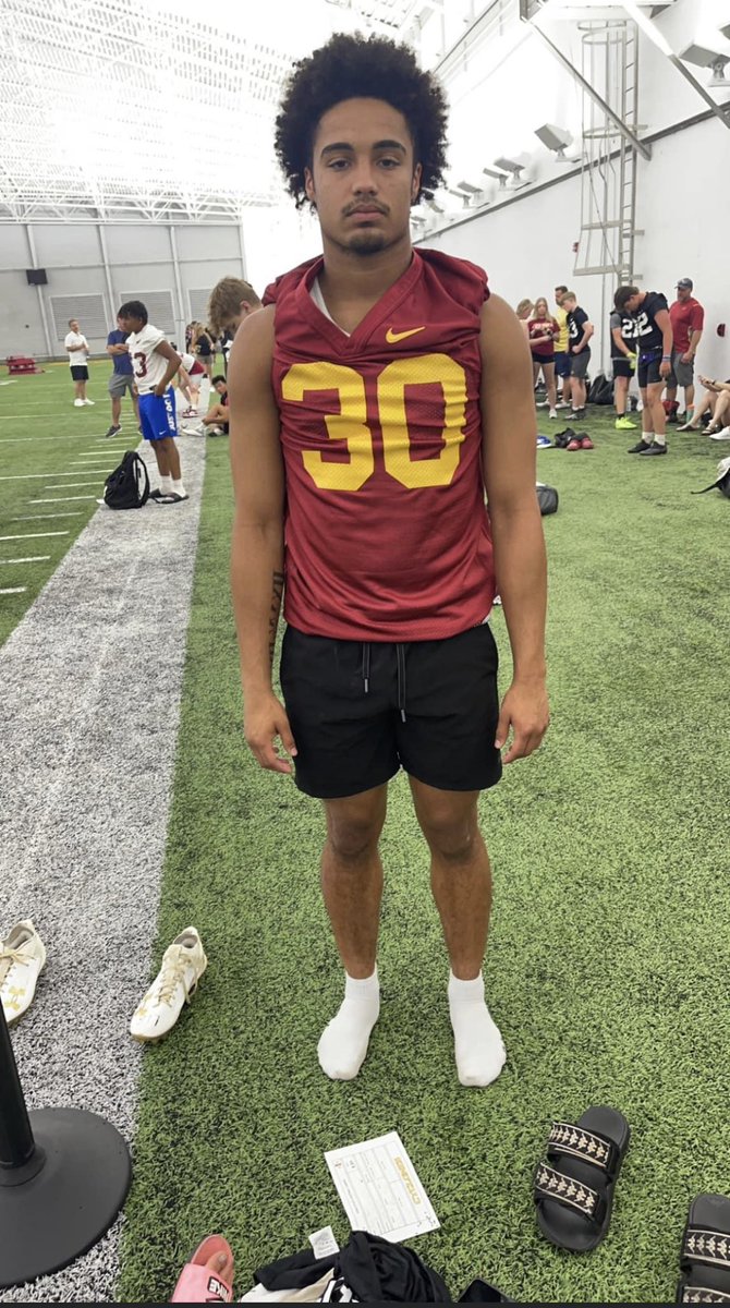 devon_barnes15's tweet image. i had a great time at @IowaStateFB camps this weekend!!! @Coach_NPauley @KelliFogt @_VRHS_Football @GradickSports