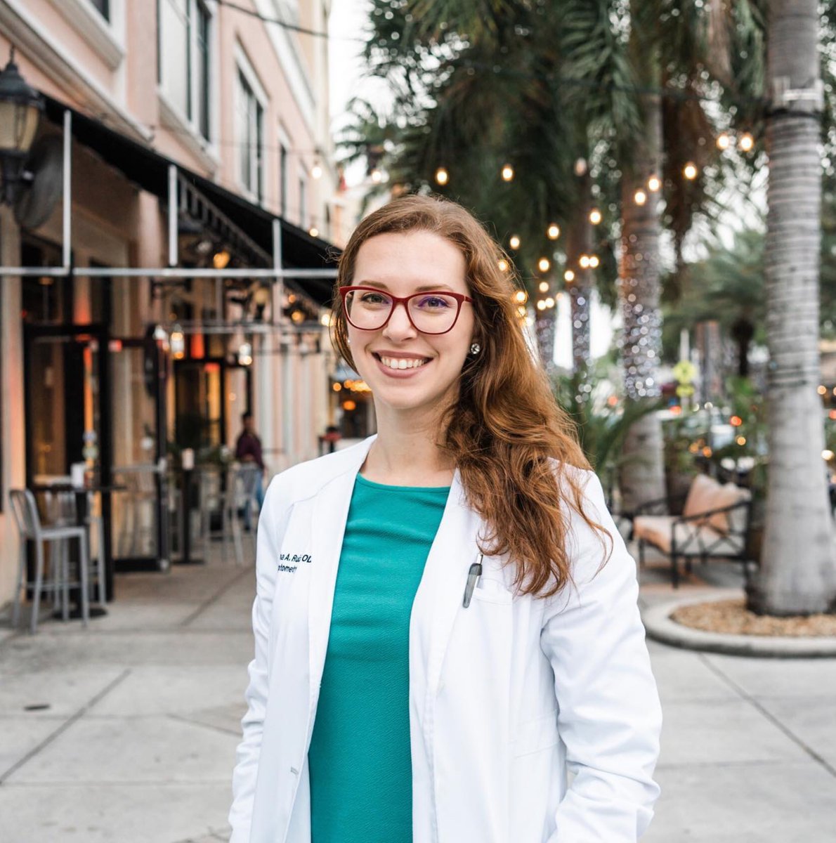 Meet our team! Doctor Ruiz performs eye exams and helps our customers preserve their vision by assisting them in finding the right prescription #eyesforward
#glasses #miami #soflo #eyewear #premiumeyewear #eyehealth #qualityservice #optical #optician #prescriptionglasses #eyeexam