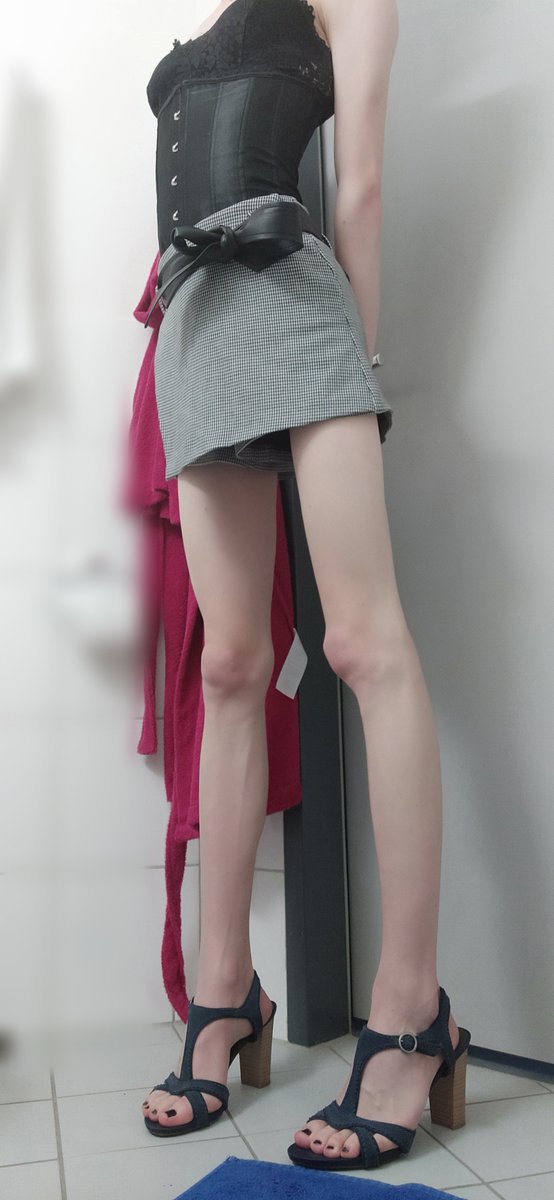mz_femboy's tweet photo. Feeling dommy today, who wants to serve me? https://t.co/7jinfGsqvn