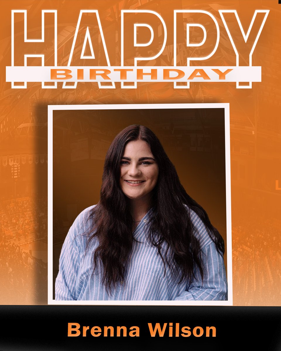 Another 𝙃𝙖𝙥𝙥𝙮 𝘽𝙞𝙧𝙩𝙝𝙙𝙖𝙮 today for our student manager Brenna Wilson!  🥳🎁

#SweatAndServe | #RollHumps 🐪🏀