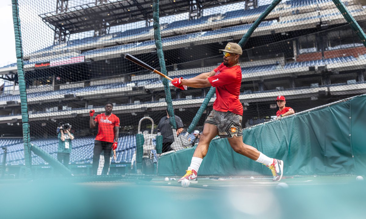 Eagles's tweet photo. .@Phillies, good luck charms last night 🤩

@jalenHurts | #FlyEaglesFly https://t.co/Ik2rgWM3Zb
