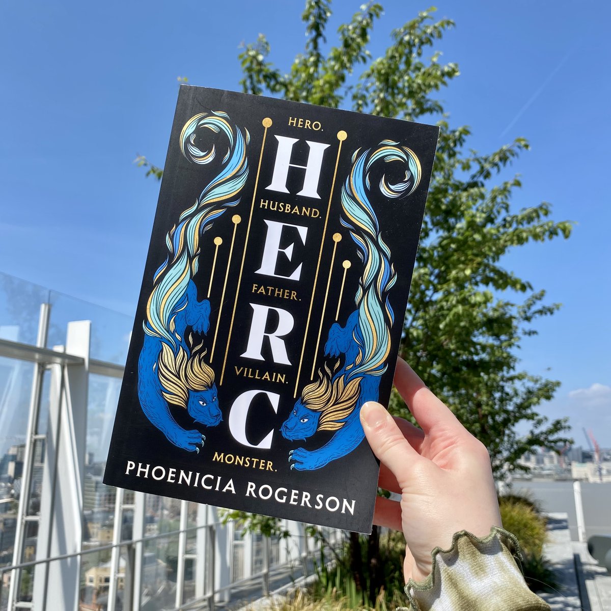 HQ Stories tweet media