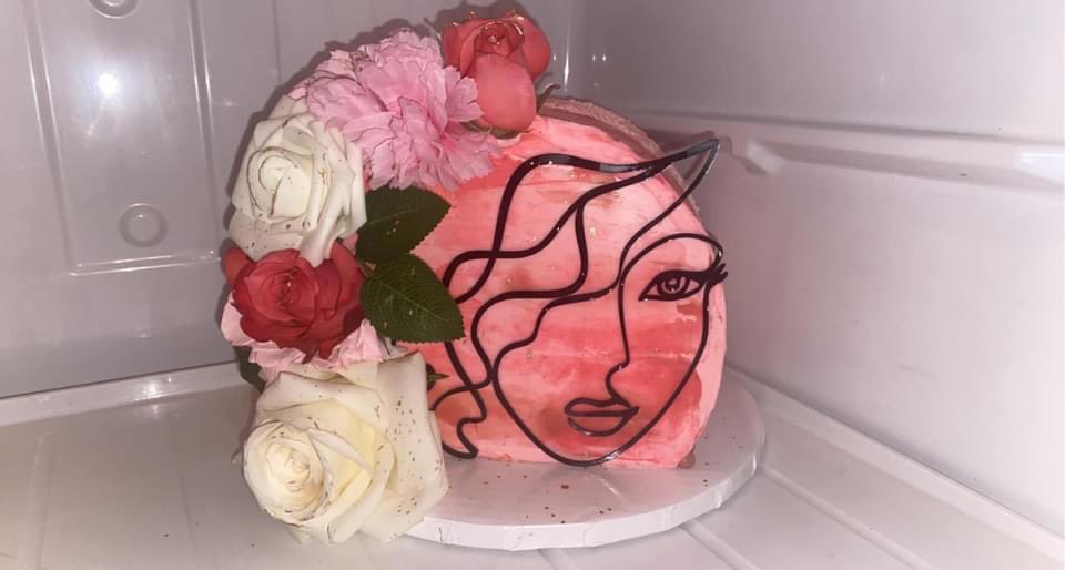 plushcakery's tweet photo. Customized baked goods made to perfection that don’t only look good but taste amazing! #PlushCakery #GetYouSome #LifeButSweeter #Cakes #Cupcakes https://t.co/pgfZ3RWA2P