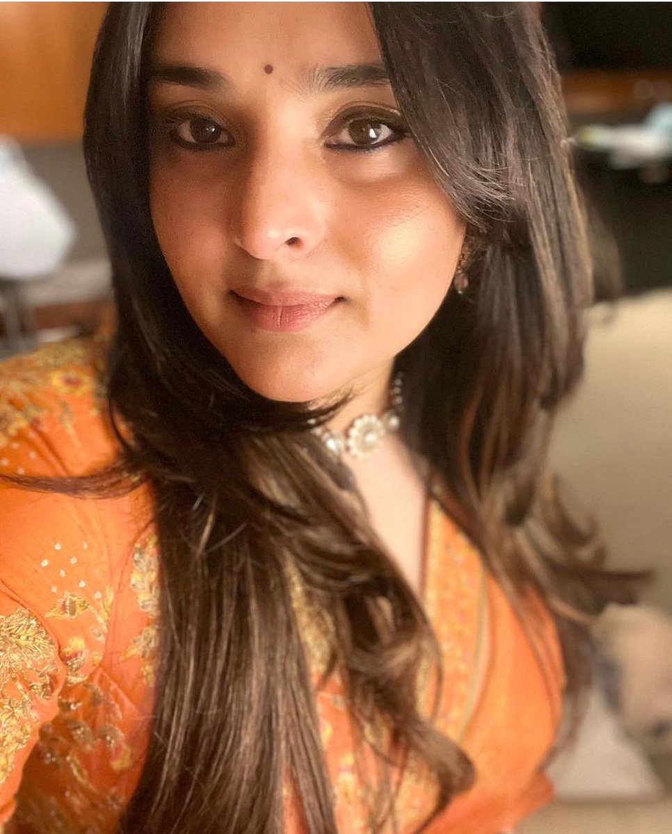 BangaloreTimes1's tweet photo. Just @Divyaspandana being the glam queen that she is! #Glam #Teamglam #Glamgirl #Divyaspandana #Ramya #KFi #Kannadaactors #Kannadafilms https://t.co/ygNs98hNbJ