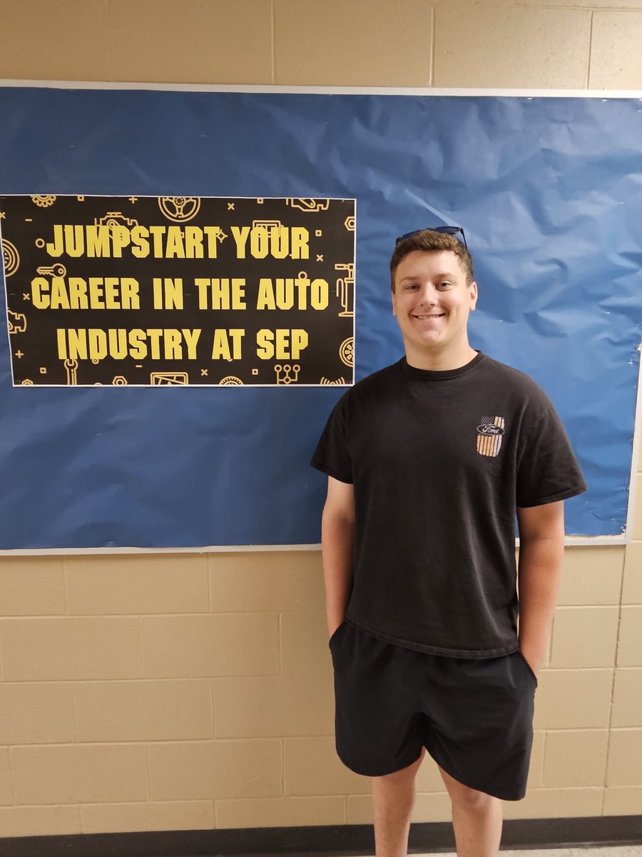 We have begun our welding Registered Apprenticeship Program with John Deere.  Today, we are placing our first student in the program.
#1SEP #SEPHS  #skilledtrades