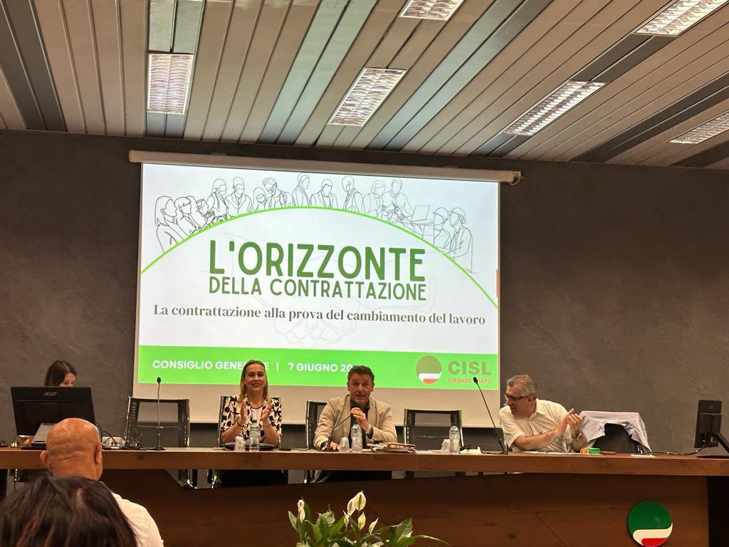 FisascatCisl75's tweet photo. #Firenze Il segretario nazionale #FisascatCisl @MircoCeotto, insieme al segretario generale @FIMCislStampa #RobertoBenaglia, partecipa ai lavori della tavola rotonda “L’orizzonte della #contrattazione”, promossa dalla @cislfirenzeprat https://t.co/MQLojVMwzJ