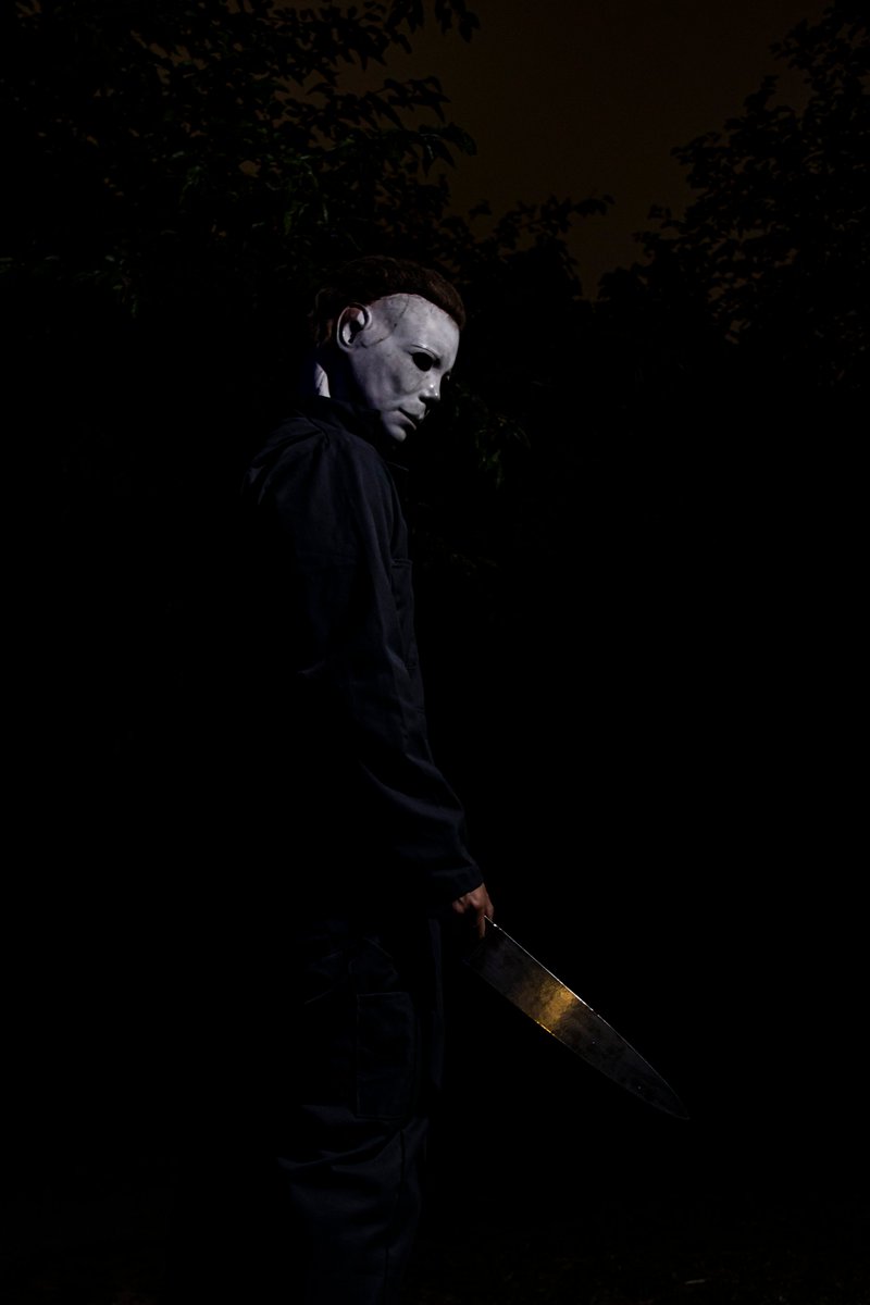 Don't walk alone in the park at night.
#michaelmyers #halloween