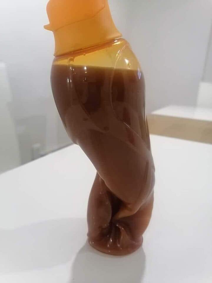 diojodior's tweet image. Coloquei café quente na minha tupperware e agora ela quer fazer xixi