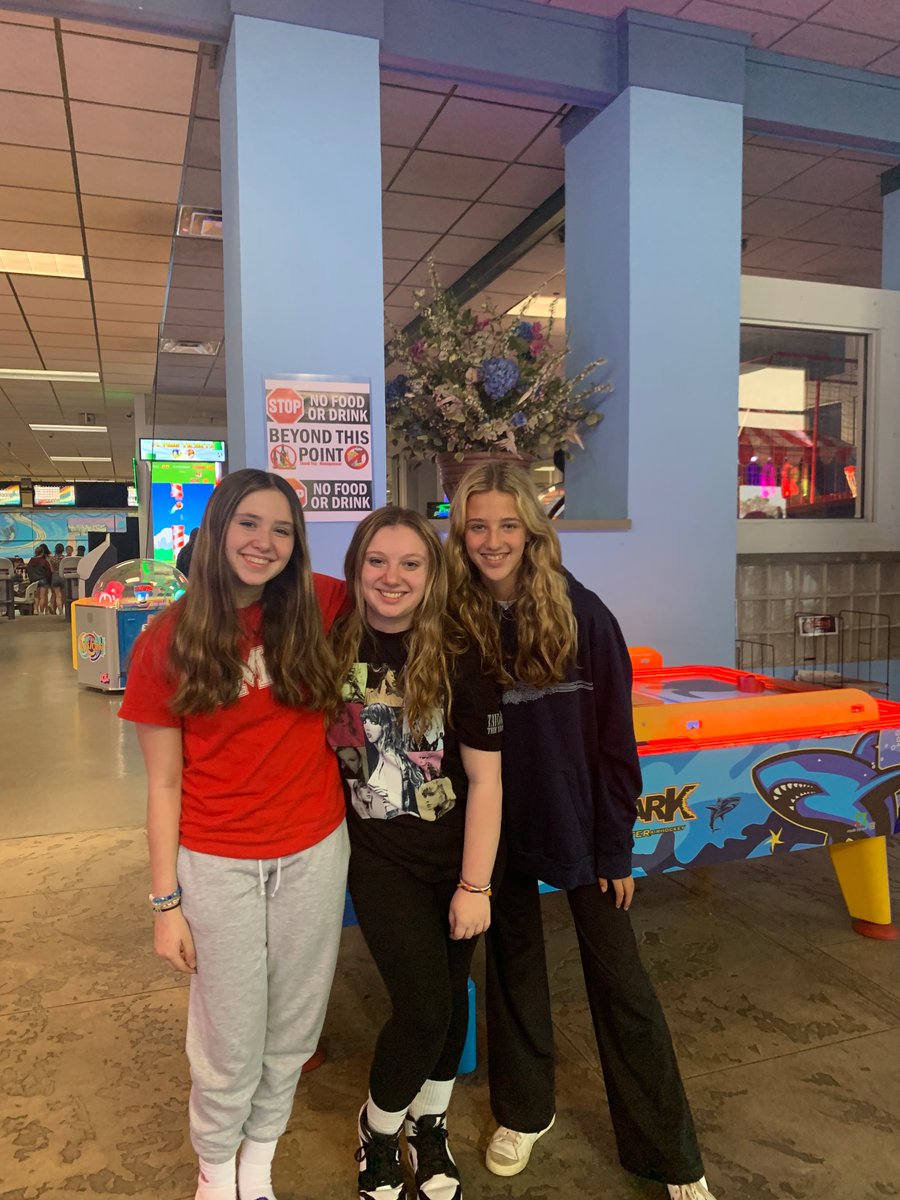 KHMSGuidance's tweet photo. 7th Graders enjoying a fun day of bowling! https://t.co/hXc1HiiglL
