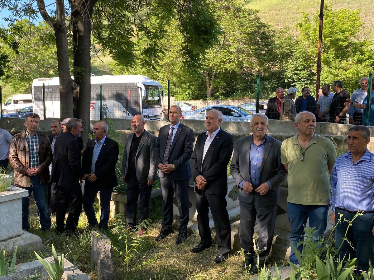 Fatih__Bildik's tweet photo. Önceki dönem Altındağ Belediye Meclis Üyemiz Mustafa Mert ’in ebediyete irtihal eden kıymetli ablasını Hakk ‘a uğurladık.

Merhumeye Allah ‘tan rahmet diliyorum. Mekanı cennet, makamı âli olsun..

@akaltindag https://t.co/Xj8TENkd5u