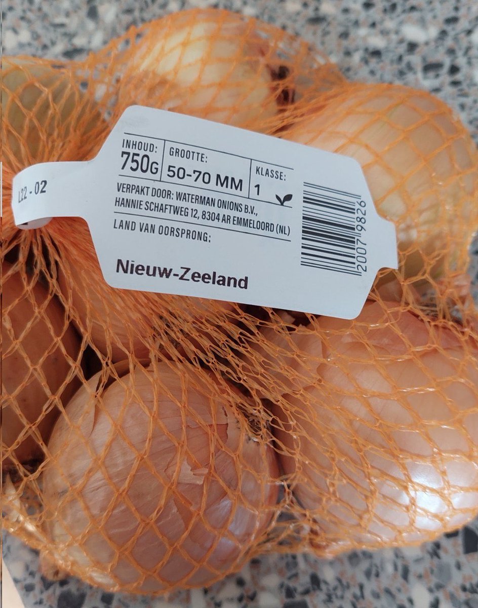 HendrikButer's tweet photo. We ruimen alle boeren en vissers op en importeren uien en kweekvis vanaf de andere kant van de wereld. Ondertussen hebben ze de mond vol over duurzaam en millieu. https://t.co/plJHeSEGCM