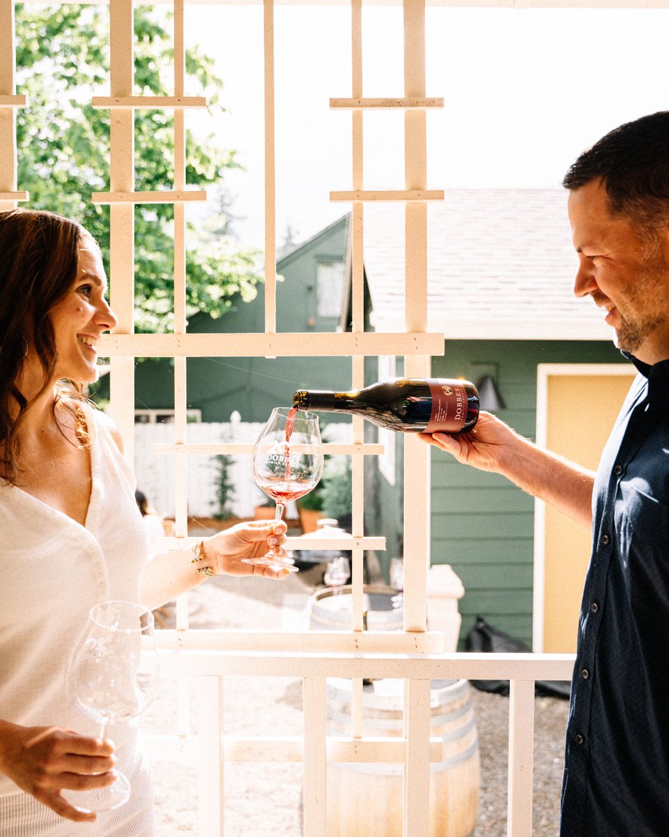 DobbesWinery's tweet photo. Oregon wine is meant to sip on porch with a warm summer breeze 🍷 https://t.co/EKH3amTdrv