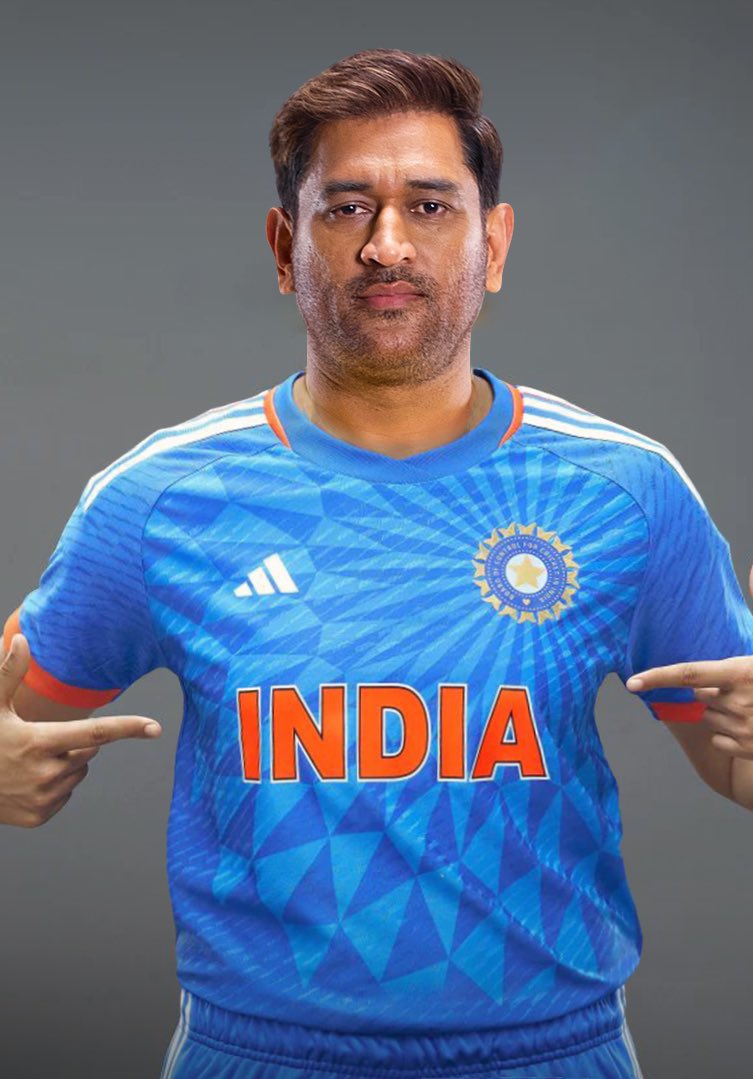 टीम इंडिया की नई ज़र्सी में धोनी 😊♥️

#MSDhoni #NewJersey #adidasTeamIndiaJersey