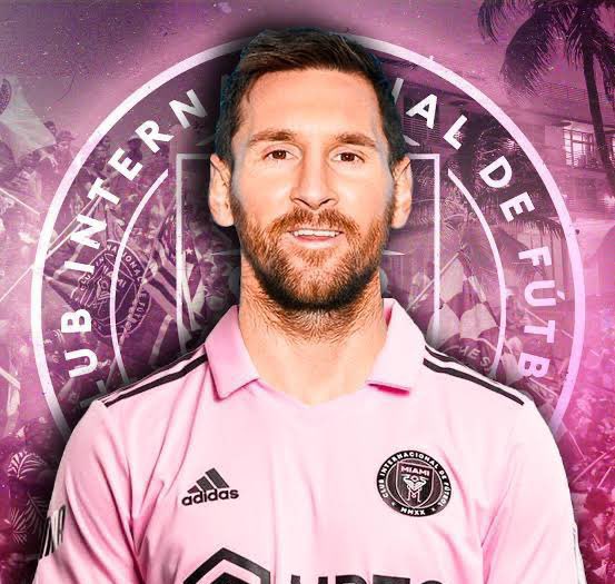 Como las cosas pueden cambiar en cuestión de poco tiempo. Hace poco, Dixon Arroyo estaba Emelec donde hubiese tenido que compartir mediocampo con José Alberti (por citar un caso). Hoy es titular indiscutible en Inter Miami, donde podría ser el hombre que recupere los balones para