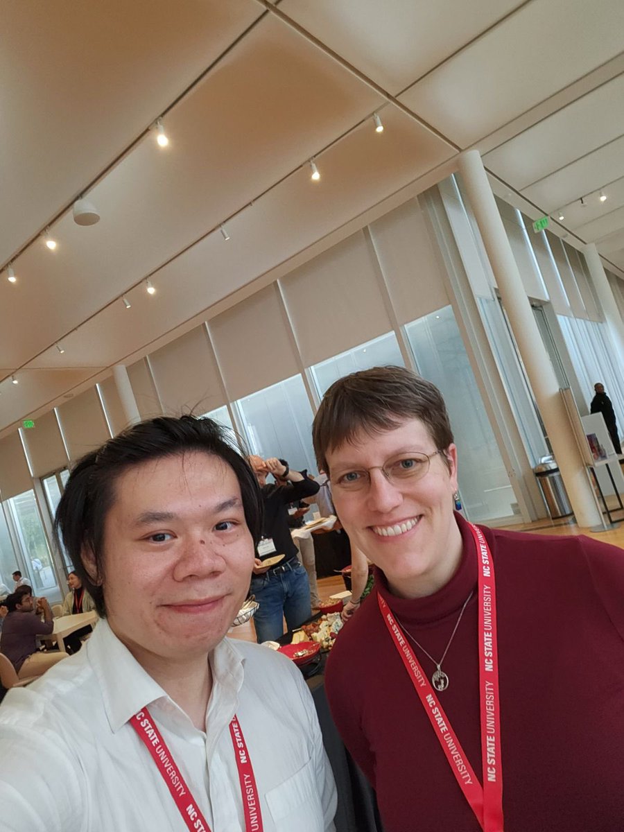 perrys_lab's tweet image. So great to catch up with Xi (Ryan) Hao at #ACSColloids! It is great to hear about how our group alumni are doing. Looking forward to hearing about his PhD work.