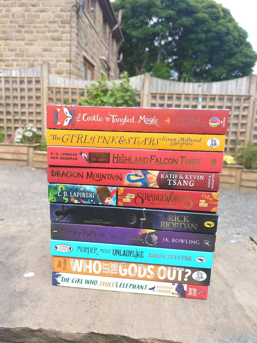 Mini_Reviewers's tweet photo. Thank you @scholasticuk for my AMAZING prize!! 😍📚

#TheCastleOfTangledMagic by @sophieinspace

@TheGirlOfInkAndStars by @Kiran_MH

#TheHighlandFalconThief by @MGLnrd @samuelsedgman

#DragonMountain by @kevtsang @kwebberwrites

#TheStrangeworldsTravelAgency by @ldlapinski https://t.co/fFabSDj2F2
