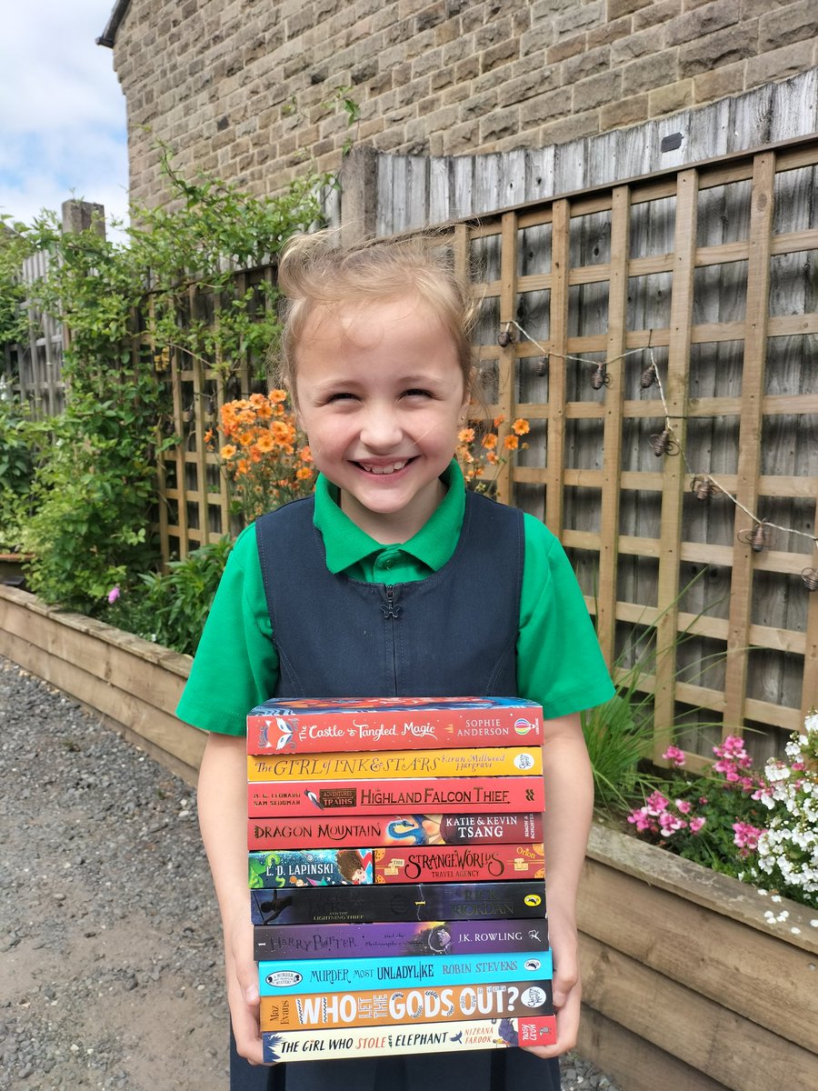Mini_Reviewers's tweet photo. Thank you @scholasticuk for my AMAZING prize!! 😍📚

#TheCastleOfTangledMagic by @sophieinspace

@TheGirlOfInkAndStars by @Kiran_MH

#TheHighlandFalconThief by @MGLnrd @samuelsedgman

#DragonMountain by @kevtsang @kwebberwrites

#TheStrangeworldsTravelAgency by @ldlapinski https://t.co/fFabSDj2F2