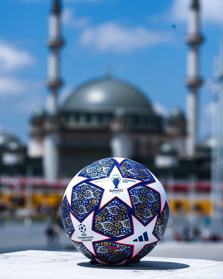VSportsTM's tweet photo. Señoras y señores, con ustedes, la pelota de la final de la Champions League. https://t.co/rMsPyuxjSK