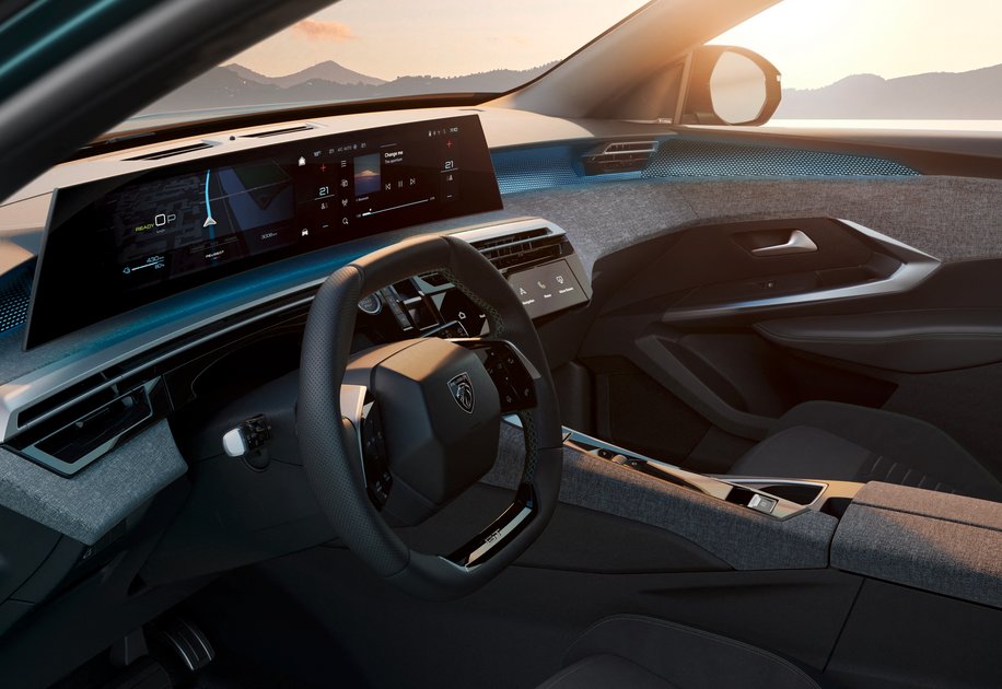 peugeotitalia's tweet photo. Ti presentiamo il Nuovo PEUGEOT panoramic i-Cockpit® : la spettacolare postazione di guida di ultima generazione del futuro #PeugeotE3008 #FullElectric. #iCockpit https://t.co/UiRMLv65lt