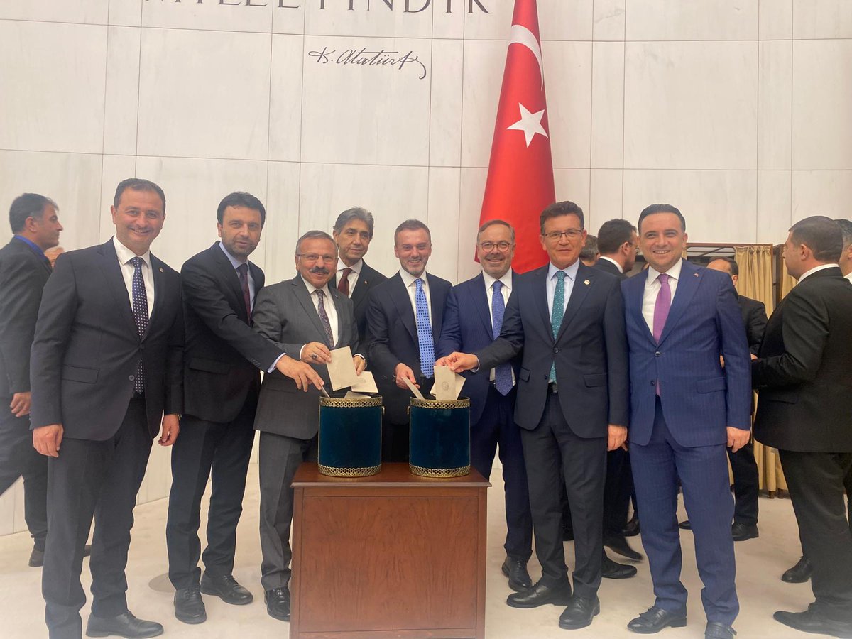 #TBMM 28. Dönem Meclis Başkanlık Seçimi'nde Başkan Adayımız Sn. <a href="/NumanKurtulmus/">Numan Kurtulmuş</a> için oyumuzu kullandık. 

Hayırlı olsun.