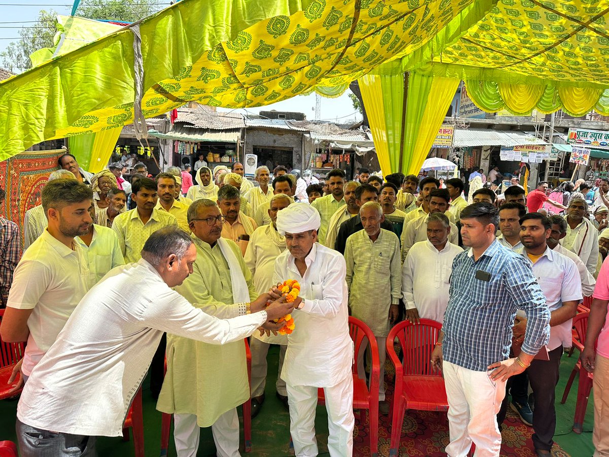 KantiPrasadMLA's tweet photo. #थानागाजी आज कस्बे में नगरपालिका मण्डल थानागाजी द्वारा उपखण्ड कार्यालय के पास में बनाए गए सुलभ शौचालय एवम् रैन बसेरे का लोकार्पण करते हुए इसे आमजन को समर्पित किया । इस अवसर पर नगरपालिका अध्यक्ष श्री चौथमल सैनी,उपखण्ड अधिकारी श्री केशव कुमार मीणा सहित सभी पार्षदगण भी उपस्थित रहे। https://t.co/J5bUE9ALvs