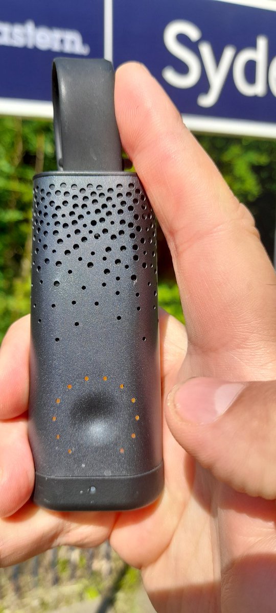 'No air pollution in Bromley' - let's see, shall we? Courtesy of @BromleyLS's Flow2 portable air monitor by @Plume_Labs. More to follow... #CleanAirDay2023 1/n