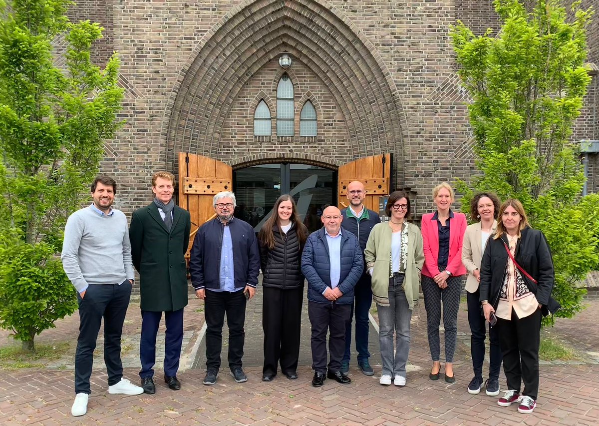 EconomiaAguaUV's tweet photo. 🙂Los socios del proyecto #CASwaterLAB hemos visitado en Países Bajos el centro europeo de excelencia para la tecnología #sostenible♻️ del #agua 💧WETSUS.

🤝Juntos trabajamos para crear un Living Lab de agua 💦 en Castellón.

📲@iambiente ➡️ https://t.co/fxCW9HCJN9 https://t.co/af3KtnLCFt