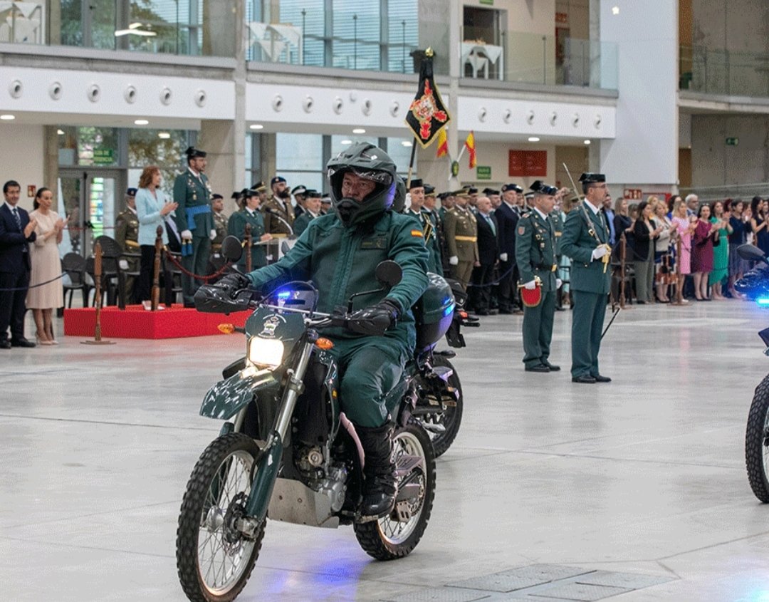apc_ciudadreal's tweet photo. 🎂 179 aniversario fundacional de la Guardia Civil en Ciudad Real. Homenaje a los caídos y mención especial a los que pasan a reserva y a retiro. ORGULLO por la labor esencial de la GC en esta tierra y AGRADECIMIENTO a la invitación del Jefe a nuestra Delegación #apcabos https://t.co/NTna0mNDNM