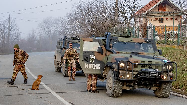 Paoloi96's tweet photo. #Serbia #Kosovo #7giugno 
A seguito delle tensioni in cui sono rimasti feriti diversi soldati della #KFOR nel nord del Kosovo, la #NATO ha deciso di escludere il Kosovo dalle esercitazioni Defender 2023
Inoltre, vari paesi occidentali hanno criticato le mosse del Kosovo
Parte I https://t.co/85l0qvHB9c