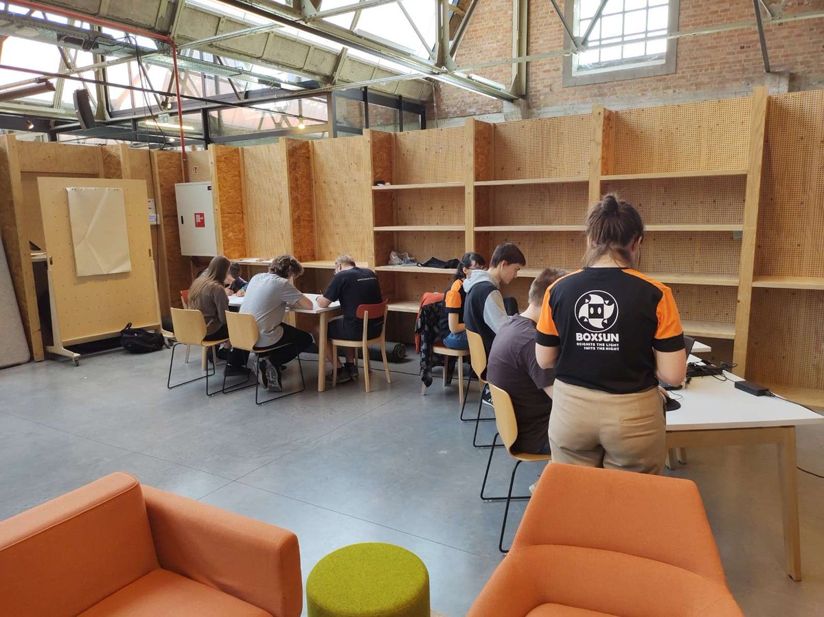 BoxsunGames's tweet photo. Yesterday's live demo testing was a blast! Thanks to all who joined us! 🥳 Can't wait to see you again next time, along with some new faces.👀

join our discord : https://t.co/Zdfc3yim8d

#gameart #boxsun #gamedev #indiedev #IndieGameDev #CrystalisDescendant https://t.co/sp6tokN9yH