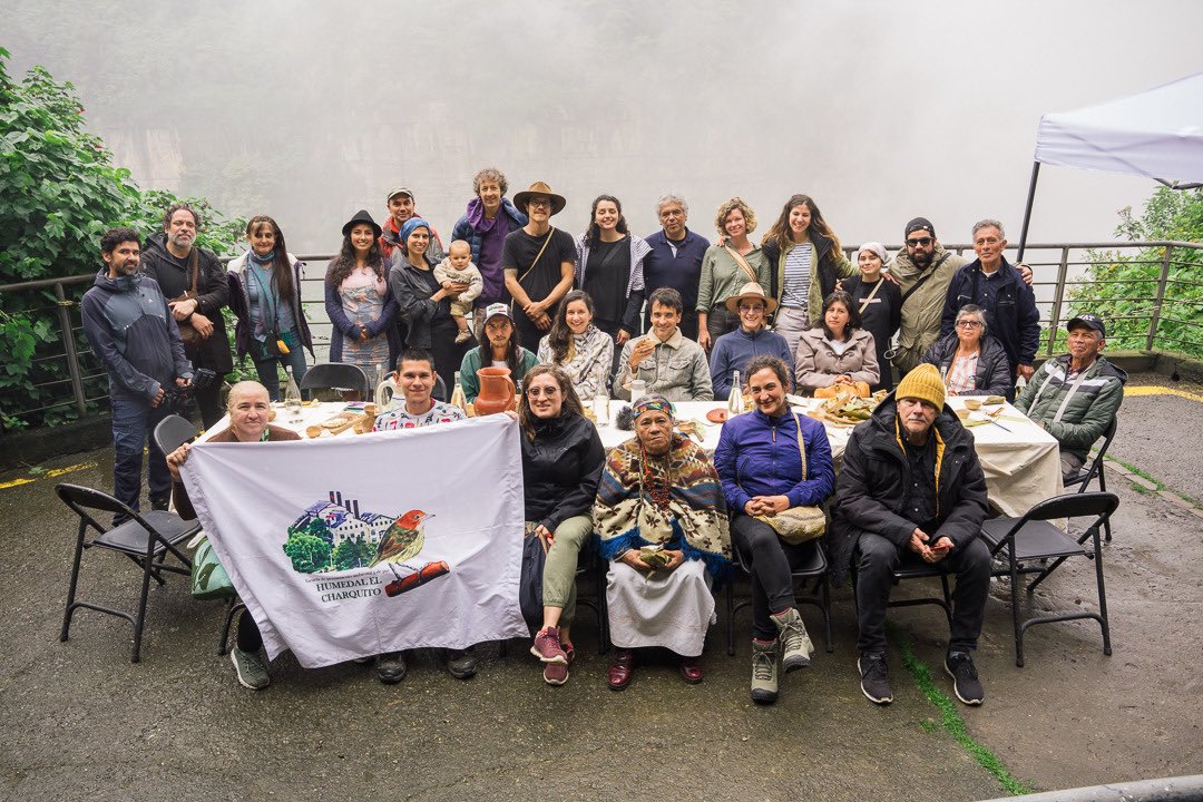 laura_giraldo_m's tweet photo. El Piquete de río fue un encuentro en @FundacionGEP entre cuidadores del #ríoBogotá 

🔗 https://t.co/of86i0NU85 

Escribimos con @lisa_blackmore para seguir tejiendo redes entre  @ambienteysoc #RiverCommons @UNALOficial #entreríos https://t.co/2K8UsxzEM6
