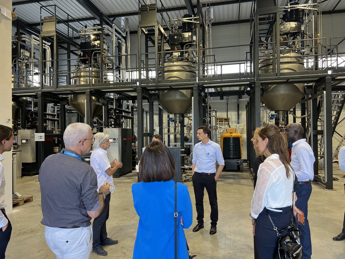FabienneBlineau's tweet photo. [IA de la joie dans l’industrie] 🐓 💙
Journée @LaFrenchFab au 💙 des industries de la Loire #Sileane #HEFGroupe 🤖 
#innovation #export #decarbonation #France2030🇫🇷 
🟡 accompagnement &amp; financement @Bpifrance 🚀 https://t.co/94HnMMmc4Q