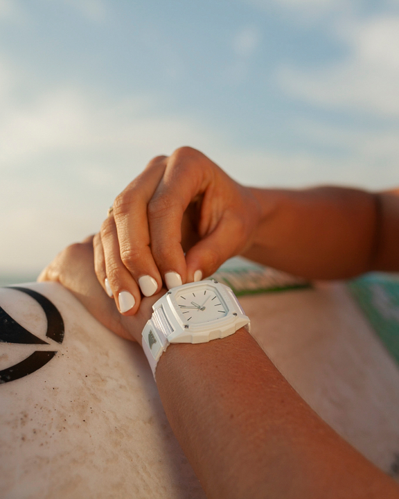 freestyle_watch's tweet photo. Surfs up! @freestylewatches 🌊
🦈: Analog White Water
📸:@laurenholsen @frameofmindclothing @look.eat.go
_
#myfreestylewatch #SurfingTimepiece #SurfingGear #SurfingWatch #TimeToSurf #SurfWatch #SurfingTime #SurfingStyle #WavesAndWatches https://t.co/XBJ8onlbwX https://t.co/68UWVfHp6u