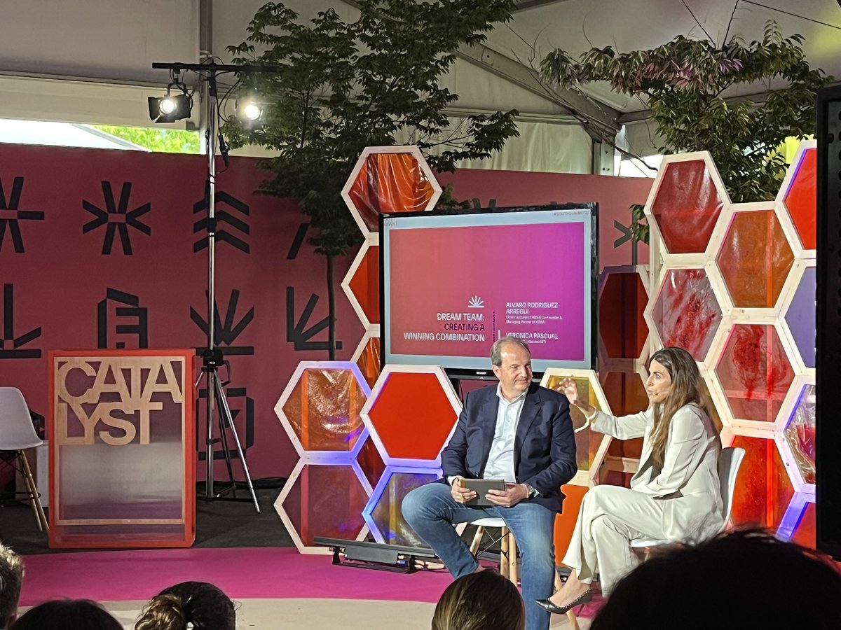 south_summit's tweet photo. @veronicapascboe from @AstiFoundation assures the key for building a successful team relies on:
⭐️ Defining purpose, mission and vision
⭐️ Securing alignment (coherence)
⭐️ #Talent  

#SouthSummit23 https://t.co/WHQlEBvqG7