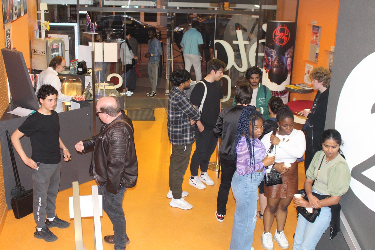 VilleChelles's tweet image. - Chelles Projections Libres #2  -
Le vendredi 2 juin, s&apos;est tenue la deuxième édition de l&apos;événement Chelles Projections Libres au #cinéma @EtoileCosmos. Au total, 13 réalisations ont été projetées sur le grand écran et présentées par leur créateur 🎥

#seineetmarne #openscreen