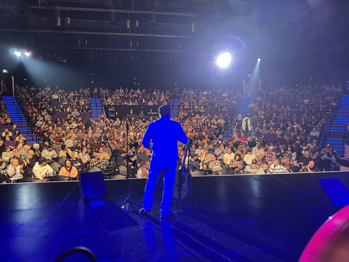 We are gearing up for a summer of incredible shows all over the country. Visit collinraye.com/tour for all the latest details on where you can see us in a city near you!