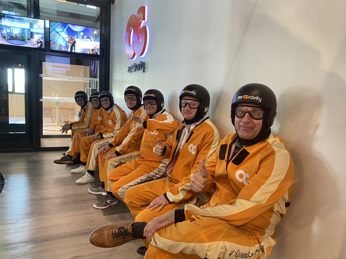 Nous recevions aujourd'hui les équipes d'Habitat de la Vienne pour une formation synergie et cohésion à zerOGravity !
✅ animation et coaching avec les sociétés Anjal et Skill Connexion
✅ déjeuner convivial
✅ baptêmes de vol en soufflerie ! 🌪

#formation #coaching #motivation