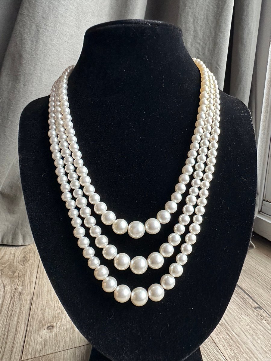 Excited to share the latest addition to my #etsy shop: Vintage 1960s Faux Pearl Three Strand Necklace with Hook Clasp, Stamped JAPAN etsy.me/3CiWjxS #white #yes #hook #midcentury #elegantjewelry #elegantnecklace #mcm #vintagejewelry #vintagenecklace